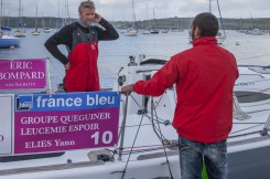 Arrivée Yann Elies à Falsmouth après son dématage La Solitai