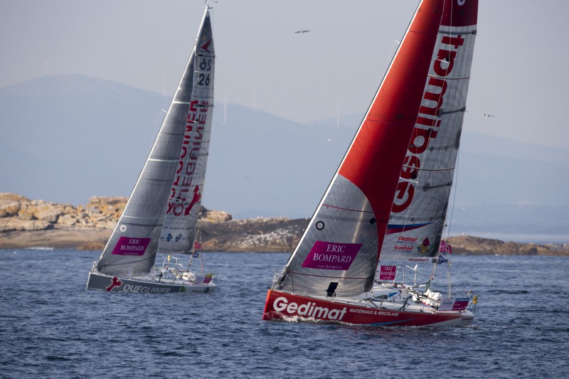 Les Figaros Beneteau apres le depart de la 2eme etape de la Solitaire du Figaro - Eric Bompard cachemire entre Sanxenxo (Espagne) et La Cornouaille - Sanxenxo le 07/06/2015