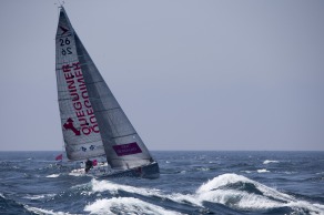 Les Figaros Beneteau au passage de l ile d Ouessant lors de la 3eme etape de la Solitaire du Figaro - Eric Bompard cachemire entre La Cornouaille et Torbay (Angleterre) - le 15/06/2015