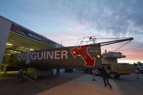 23 juin 2015, Lorient, mise à l'eau du monocoque 60 pieds IMOCA Queguiner, skipper, Yann Elies.