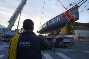 23 juin 2015, Lorient, mise à l'eau du monocoque 60 pieds IMOCA Queguiner, skipper, Yann Elies.