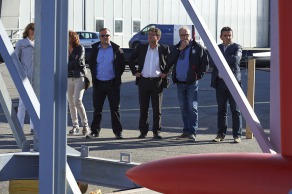 23 juin 2015, Lorient, mise à l'eau du monocoque 60 pieds IMOCA Queguiner, skipper, Yann Elies.