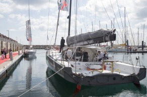 Bapteme du monocoque Imoca Groupe Queguiner-Leucemie Espoir - skipper : Yann Elies - Roscoff le 05/07/2015