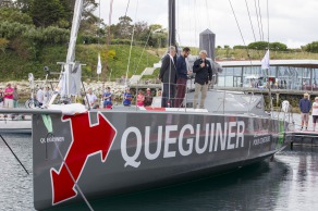 Bapteme du monocoque Imoca Groupe Queguiner-Leucemie Espoir - skipper : Yann Elies - Roscoff le 05/07/2015