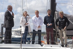 Bapteme du monocoque Imoca Groupe Queguiner-Leucemie Espoir - skipper : Yann Elies - Roscoff le 05/07/2015