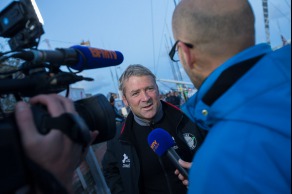 Ambiance avant le depart du monocoque Imoca Groupe Queguiner-Leucemie Espoir (Skipper : Yann Elies) avant le depart de la Transat Jacques Vabre 2015 - Le Havre le 25/10/2015