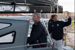 Ambiance avant le depart du monocoque Imoca Groupe Queguiner-Leucemie Espoir (Skipper : Yann Elies) avant le depart de la Transat Jacques Vabre 2015 - Le Havre le 25/10/2015