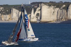 Depart du monocoque Imoca Groupe Queguiner-Leucemie Espoir (Skipper : Yann Elies) lors de la Transat Jacques Vabre 2015 - Le Havre le 25/10/2015