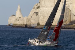 Depart du monocoque Imoca Groupe Queguiner-Leucemie Espoir (Skipper : Yann Elies) lors de la Transat Jacques Vabre 2015 - Le Havre le 25/10/2015