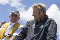 Yann Elies, skipper du monocoque Imoca Queguiner-Leucemie Espoir en demonstration d helitreuillage avec la Marine Nationale - Fetes Maritimes Internationales de Brest 2016 le 14/07/2016