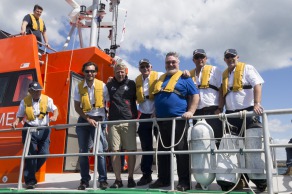 Yann Elies, skipper du monocoque Imoca Queguiner-Leucemie Espoir en demonstration d helitreuillage avec la Marine Nationale - Fetes Maritimes Internationales de Brest 2016 le 14/07/2016