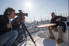 Ambiance sur les pontons du Vendee Globe 2016 avant le depart - Yann Elies, skipper de l Imoca Queguiner-Leucemie Espoir - Les Sables d'Olonne le 02/11/2016