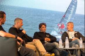 Ambiance sur les pontons du Vendee Globe 2016 avant le depart - Yann Elies, skipper de l Imoca Queguiner-Leucemie Espoir - Les Sables d'Olonne le 02/11/2016