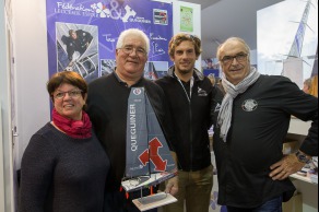 Ambiance sur les pontons du Vendee Globe 2016 avant le depart - Yann Elies, skipper de l Imoca Queguiner-Leucemie Espoir - Les Sables d'Olonne le 02/11/2016