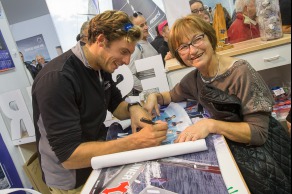 Ambiance sur les pontons du Vendee Globe 2016 avant le depart - Yann Elies, skipper de l Imoca Queguiner-Leucemie Espoir - Les Sables d'Olonne le 02/11/2016