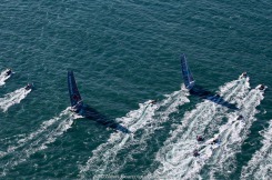 Yann Elies, skipper de l Imoca Queguiner-Leucemie Espoir lors du depart du Vendee Globe 2016 - Les Sables d'Olonne le 06/11/2016