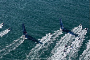 Yann Elies, skipper de l Imoca Queguiner-Leucemie Espoir lors du depart du Vendee Globe 2016 - Les Sables d'Olonne le 06/11/2016