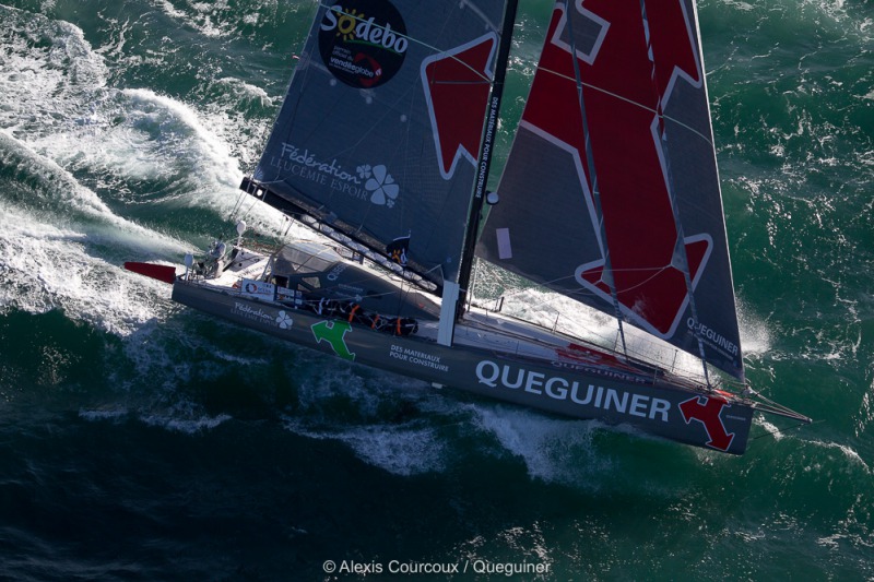 Yann Elies, skipper de l Imoca Queguiner-Leucemie Espoir lors du depart du Vendee Globe 2016 - Les Sables d'Olonne le 06/11/2016