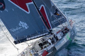 Yann Elies, skipper de l Imoca Queguiner-Leucemie Espoir lors du depart du Vendee Globe 2016 - Les Sables d'Olonne le 06/11/2016