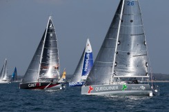 Yann Elies, skipper du Figaro Queguiner-Leucemie Espoir lors du depart de la Solo Concarneau 2017 - le 06/04/2017