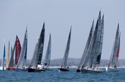 Yann Elies, skipper du Figaro Queguiner-Leucemie Espoir lors du depart de la Solo Concarneau 2017 - le 06/04/2017