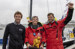 Xavier Macaire, skipper du Figaro Team Snef - 1er sur la ligne d'arrivee de la Solo Guy Cotten 2021 - Concarneau le 24/07/2021