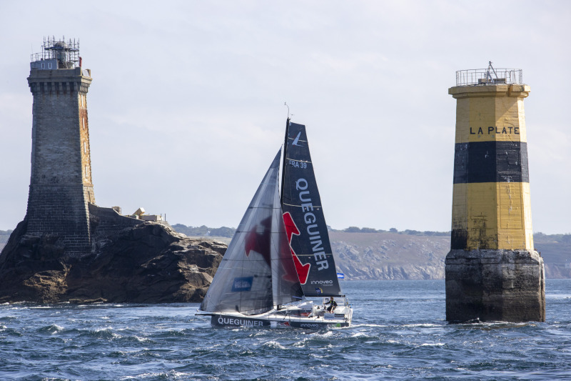 Les Figaros au passage de la pointe du Raz lors de la 2eme etape de la Solitaire du Figaro 2021 entre Lorient et Fecamps - En mer le 30/08/2021